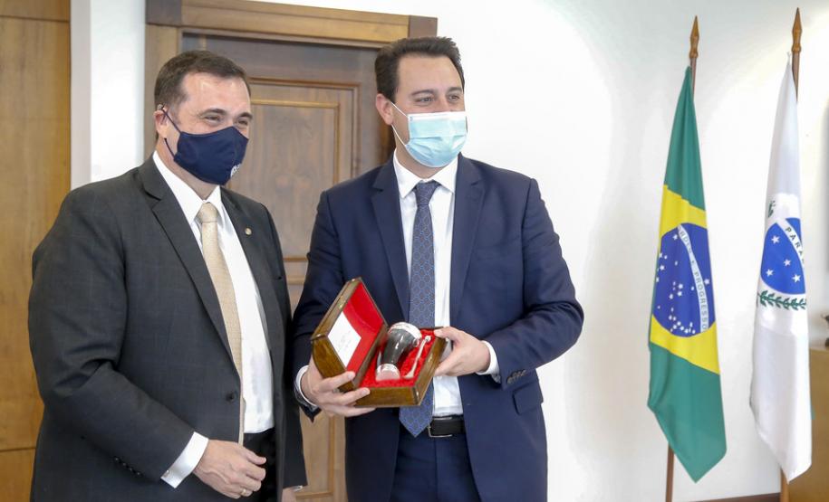 Governos do Paraná e Paraguai buscam ampliar parcerias via Porto de Paranaguá