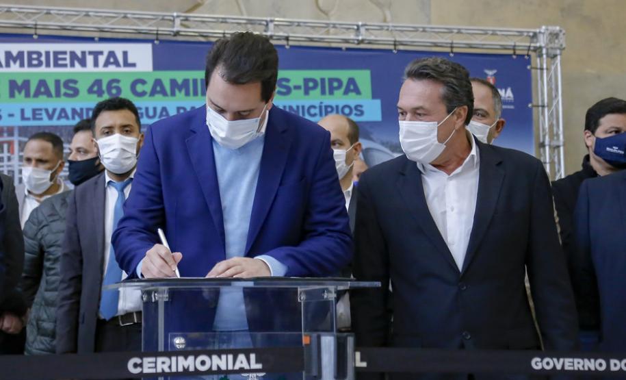 Caminhões-pipa vão reforçar combate a incêndio, abastecimento e limpeza urbana em 46 municípios