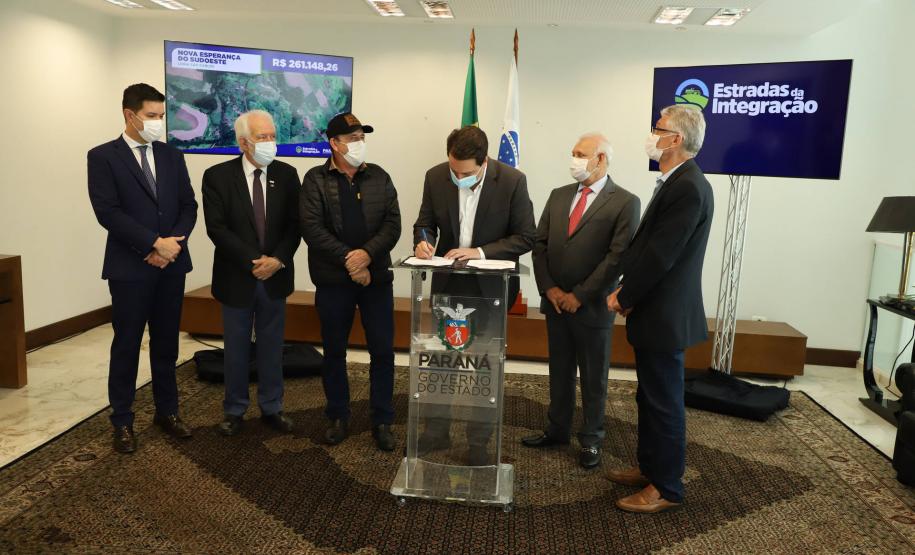 Governo libera R$ 9 milhões para revitalização de estradas rurais em 10 municípios