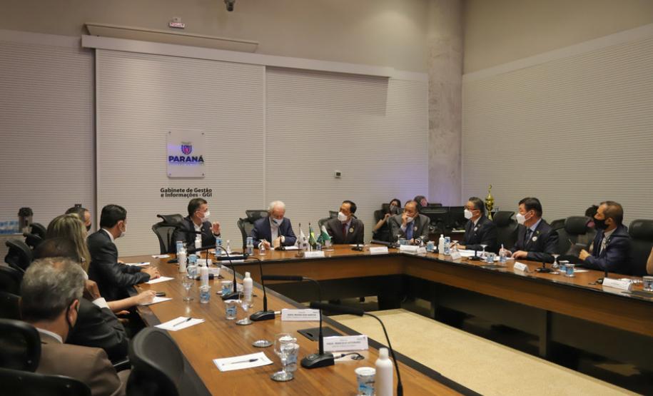 Paraná conhece novas tecnologias sul-coreanas em energia solar e internet