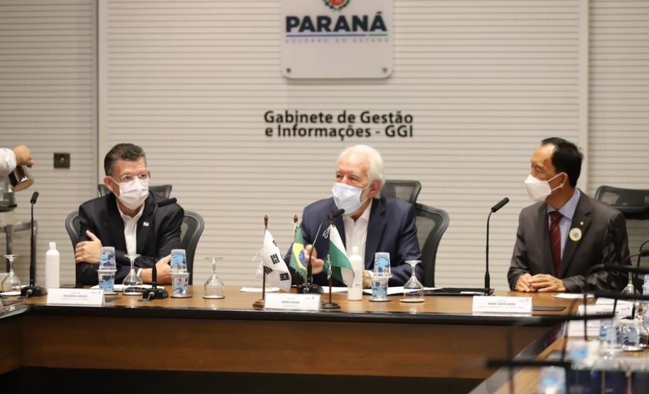 Paraná conhece novas tecnologias sul-coreanas em energia solar e internet