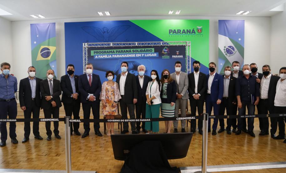 Governador lança Paraná Solidário, pacote que amplia os benefícios sociais do Estado