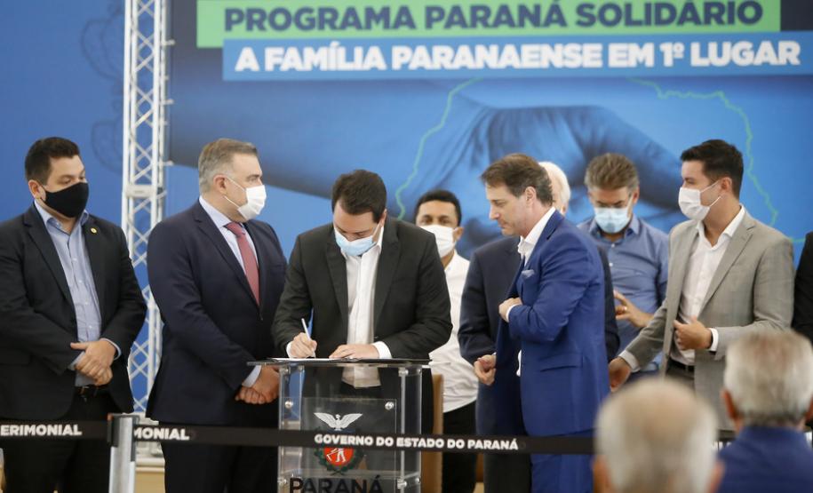 Governador lança Paraná Solidário, pacote que amplia os benefícios sociais do Estado