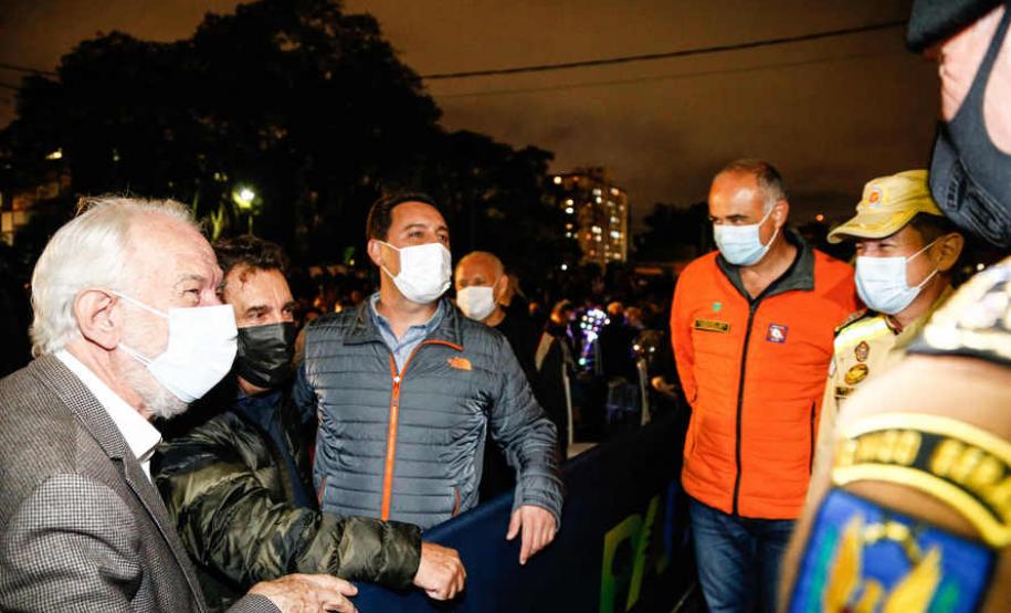 Primeira apresentação do Natal no Palácio Iguaçu é um espetáculo de fogos, luzes e música