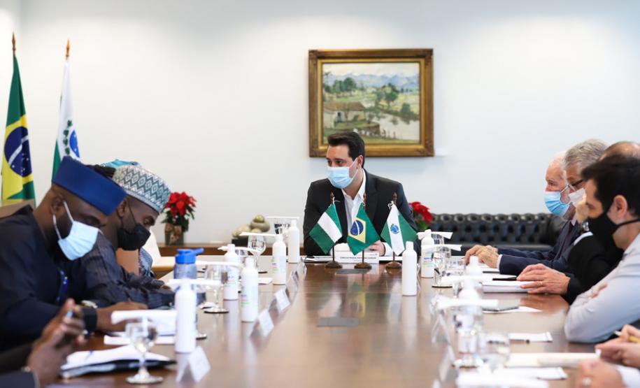 Governador recebe embaixador da Nigéria e apresenta potencial do Paraná