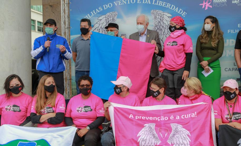 Expedição Filhas do Paraná volta a Curitiba após 2.800 km divulgando o Outubro Rosa