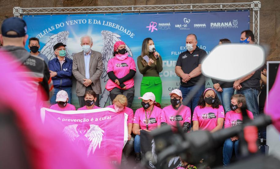 Expedição Filhas do Paraná volta a Curitiba após 2.800 km divulgando o Outubro Rosa