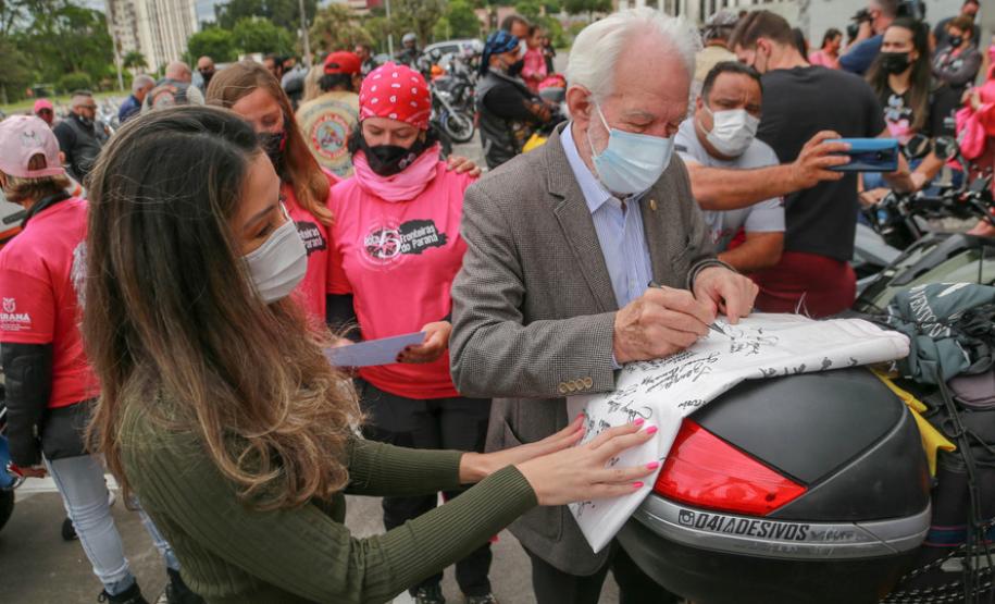 Expedição Filhas do Paraná volta a Curitiba após 2.800 km divulgando o Outubro Rosa
