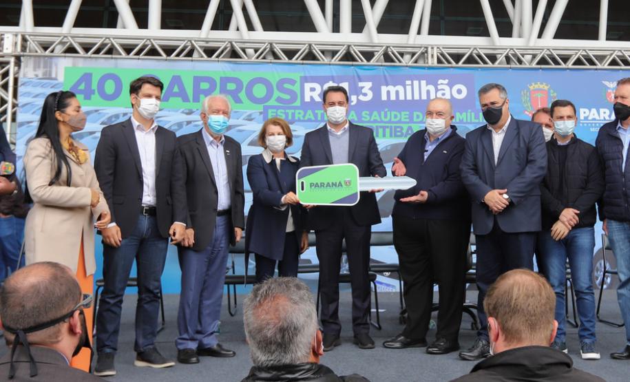 Governador entrega 40 carros para reforçar atendimento da Saúde em Curitiba