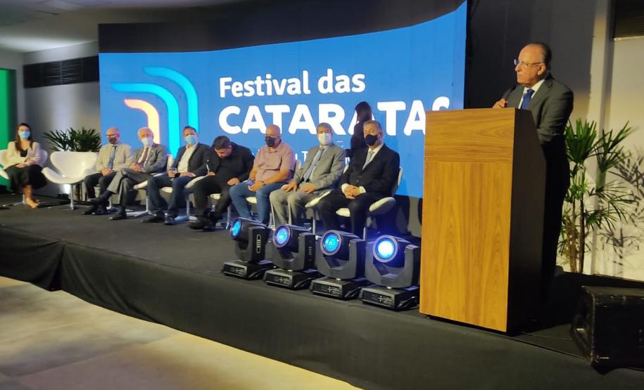 Paraná apresenta potencial turístico e programas de retomada no Festival das Cataratas