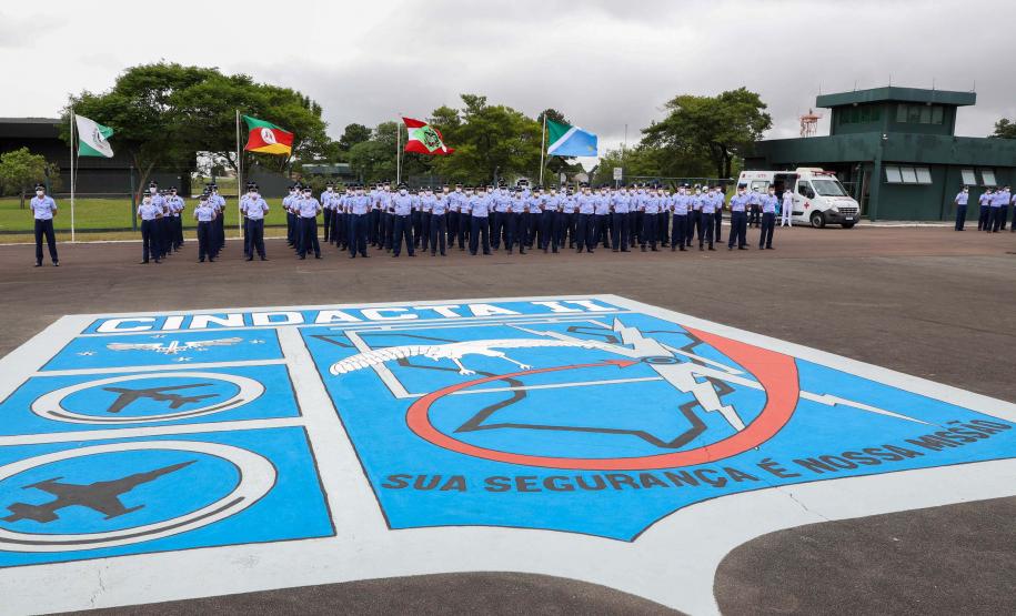 Vice-governador prestigia a passagem de comando do Cindacta II, em Curitiba