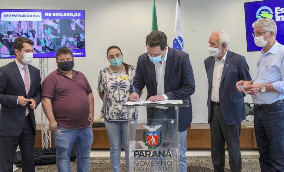 Governo autoriza pavimentação de mais 36 quilômetros de estradas rurais de 11 municípios