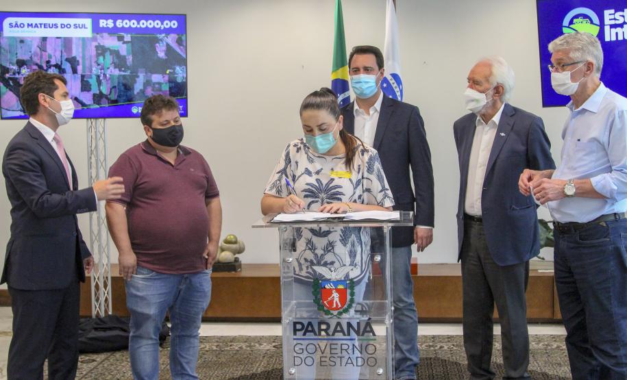 Governo autoriza pavimentação de mais 36 quilômetros de estradas rurais de 11 municípios