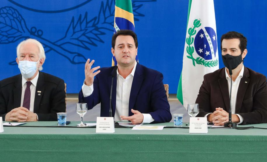 Governo do Estado propõe piso salarial de R$ 5,5 mil para todos os professores da rede pública