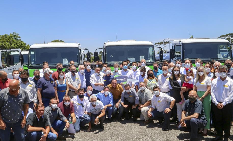 Com a entrega de mais 41 veículos, 47% dos municípios já receberam caminhões-pipa