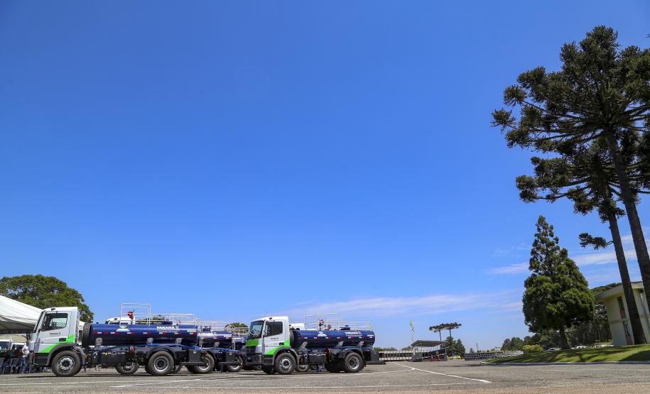 Com a entrega de mais 41 veículos, 47% dos municípios já receberam caminhões-pipa