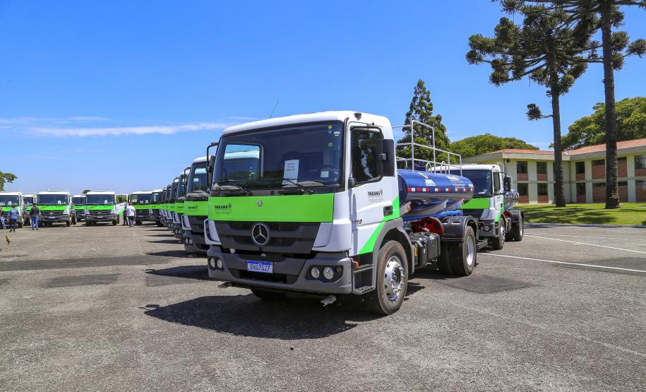 Com a entrega de mais 41 veículos, 47% dos municípios já receberam caminhões-pipa