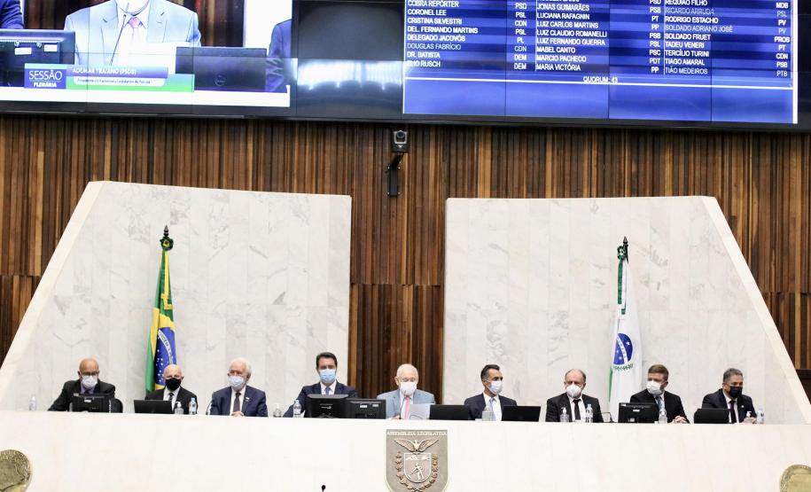 Na Assembleia, governador destaca projetos de infraestrutura que vão transformar o Paraná