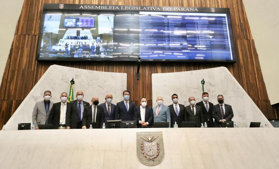 Na Assembleia, governador destaca projetos de infraestrutura que vão transformar o Paraná