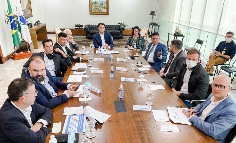 Em encontro com o SoftBank Group, governador reforça vocação do Paraná para inovação