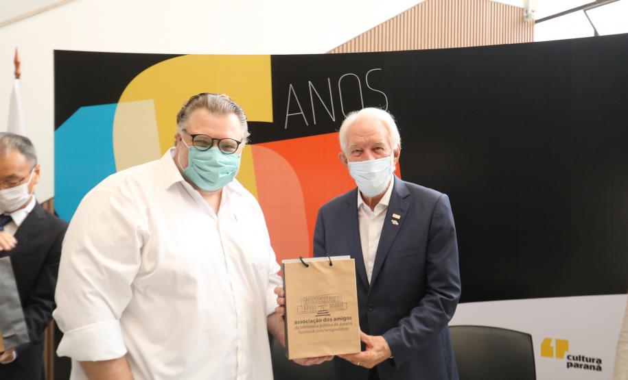 Biblioteca Pública recebe 792 mangás em celebração da amizade entre Japão e Paraná