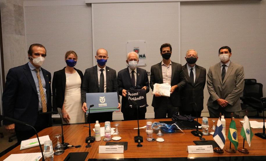 Paraná busca parceria com a Finlândia para modernizar educação