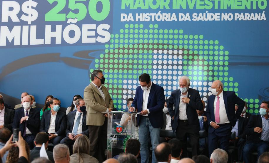 Estado investirá R$ 250 milhões em saúde nos municípios, maior pacote da história do Paraná