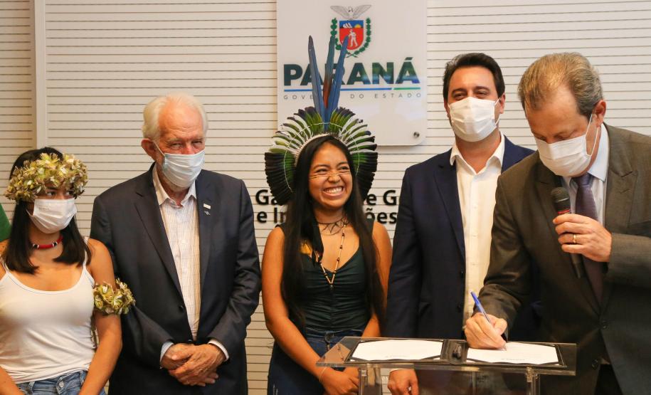 Estado reajusta em 25% valor das bolsas para pesquisadores, professores, alunos e indígenas