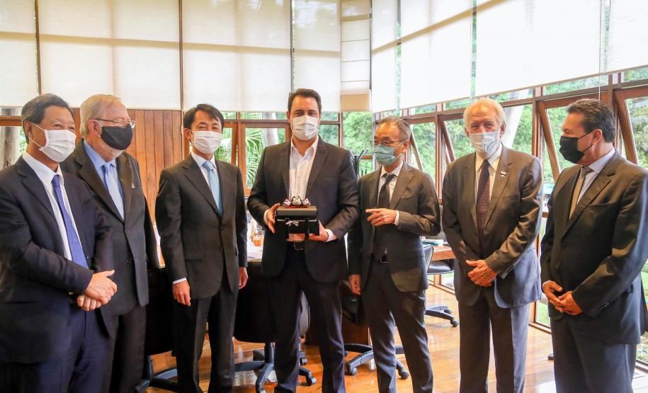 Em encontro com embaixador, governador manifesta intenção de exportar carne suína para o Japão