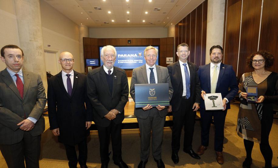 Em reunião com cônsules da China e EUA, vice-governador destaca potenciais do Paraná