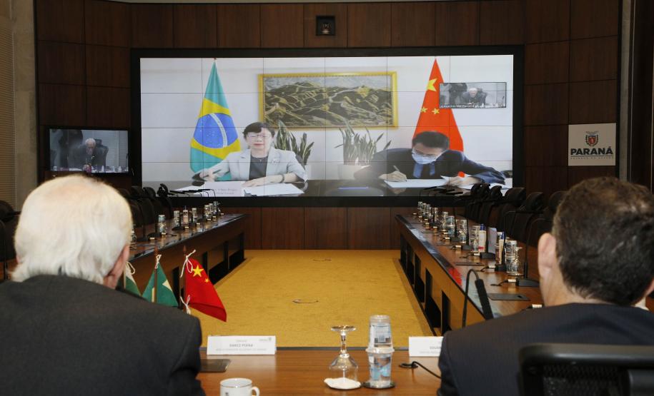 Em reunião com cônsules da China e EUA, vice-governador destaca potenciais do Paraná