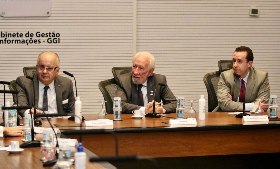 Vice-governador recebe diplomata paraguaio que se despede do cargo de cônsul-geral em Curitiba