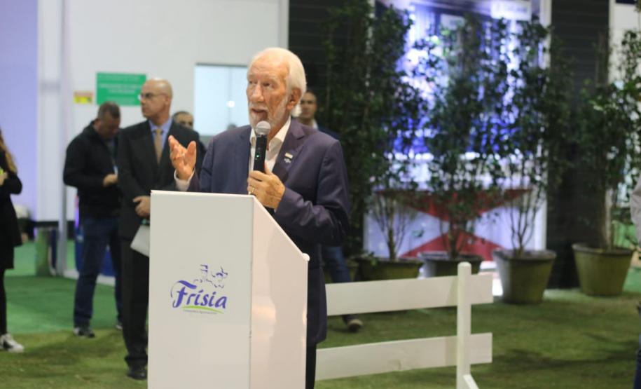 Estado participa da abertura da ExpoFrísia, uma das maiores feiras da pecuária leiteira do País