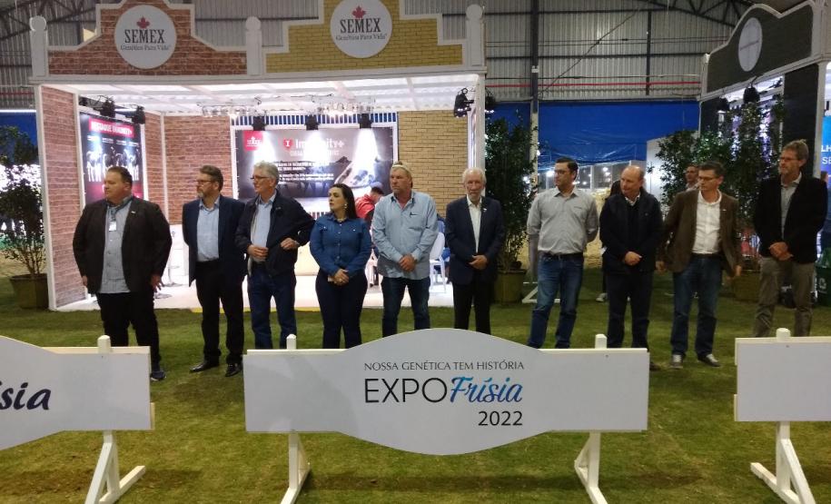 Estado participa da abertura da ExpoFrísia, uma das maiores feiras da pecuária leiteira do País