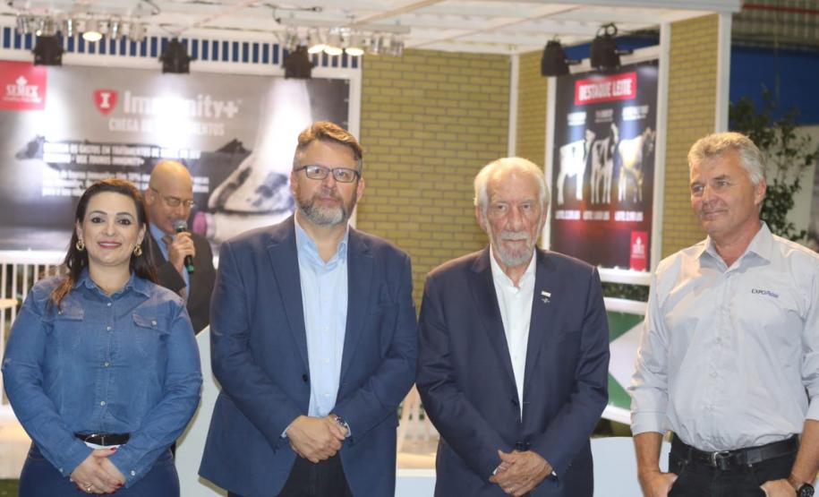 Estado participa da abertura da ExpoFrísia, uma das maiores feiras da pecuária leiteira do País