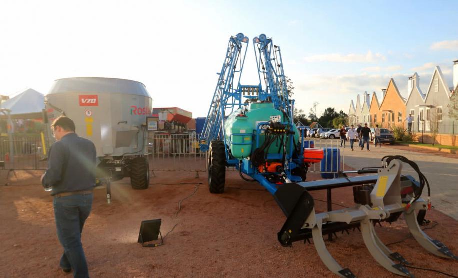 Estado participa da abertura da ExpoFrísia, uma das maiores feiras da pecuária leiteira do País