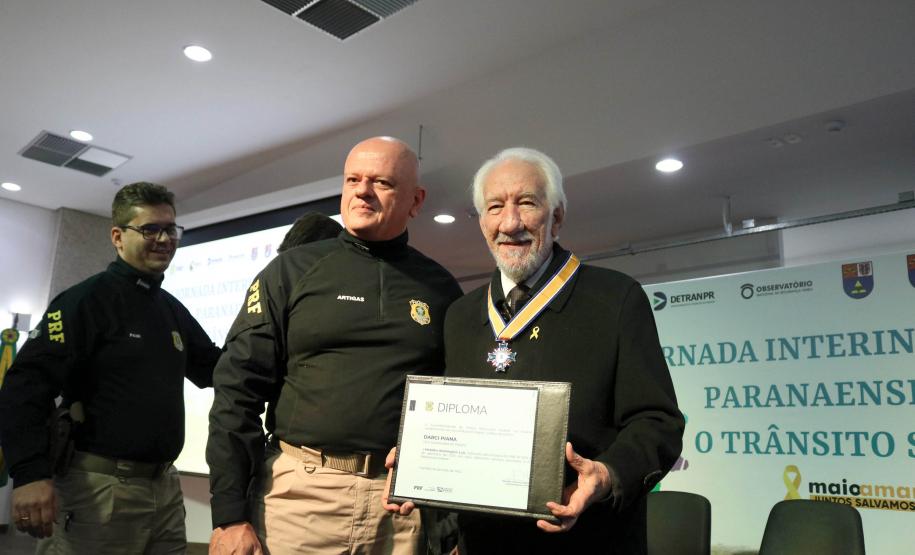 Vice-governador Darci Piana recebe homenagem da Polícia Rodoviária Federal