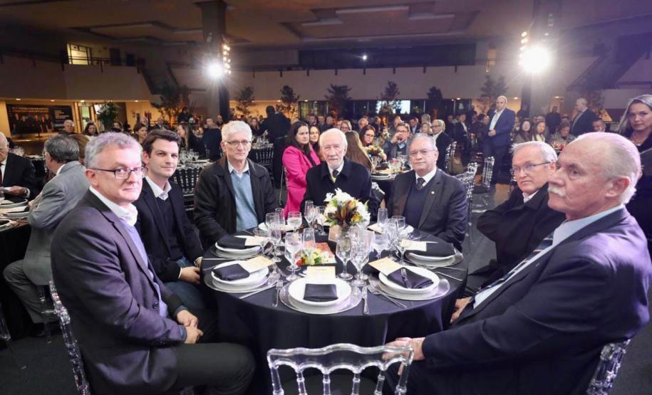 Investimentos no Estado são destacados no aniversário de 90 anos do Sindileite