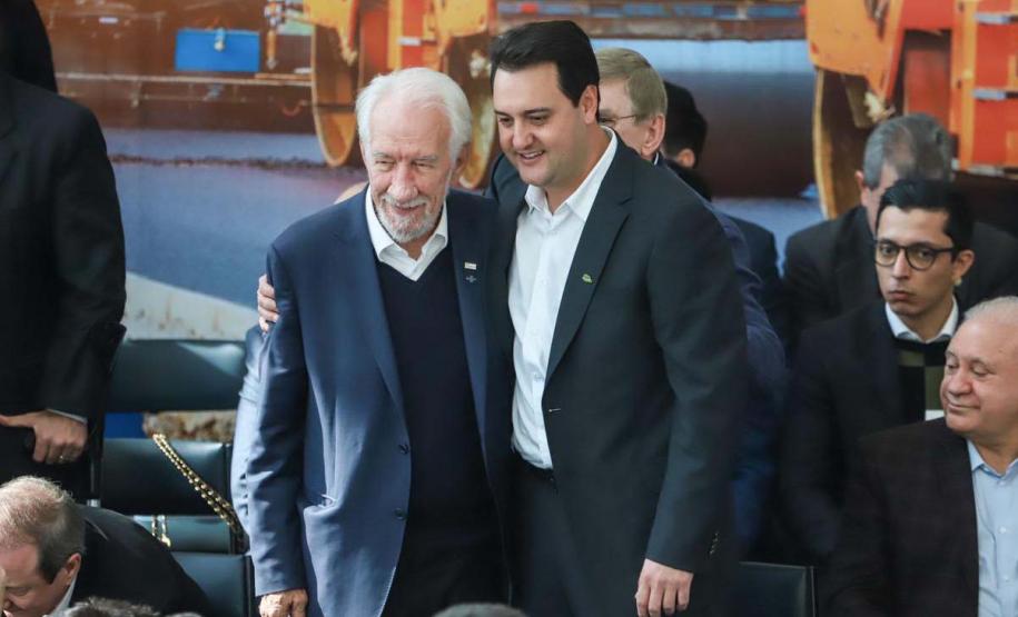 Governador confirma liberação de R$ 1,1 bilhão para obras urbanas nos municípios