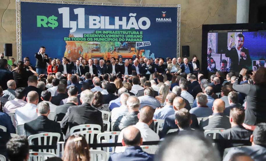 Governador confirma liberação de R$ 1,1 bilhão para obras urbanas nos municípios