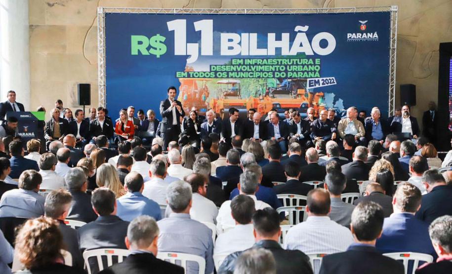 Governador confirma liberação de R$ 1,1 bilhão para obras urbanas nos municípios