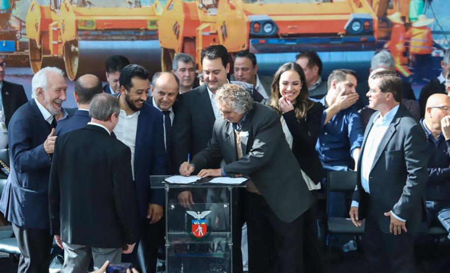 Governador confirma liberação de R$ 1,1 bilhão para obras urbanas nos municípios