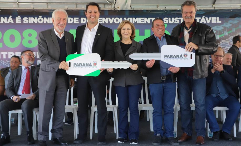 Municípios do Paraná recebem mais 208 caminhões do projeto Patrulha Ambiental