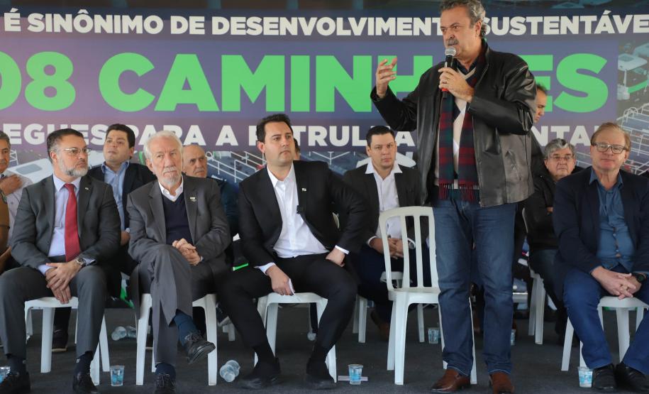 Municípios do Paraná recebem mais 208 caminhões do projeto Patrulha Ambiental