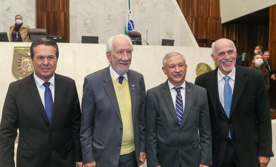 Com 88 anos de atuação, Crea-PR auxilia nas políticas do Governo do Estado