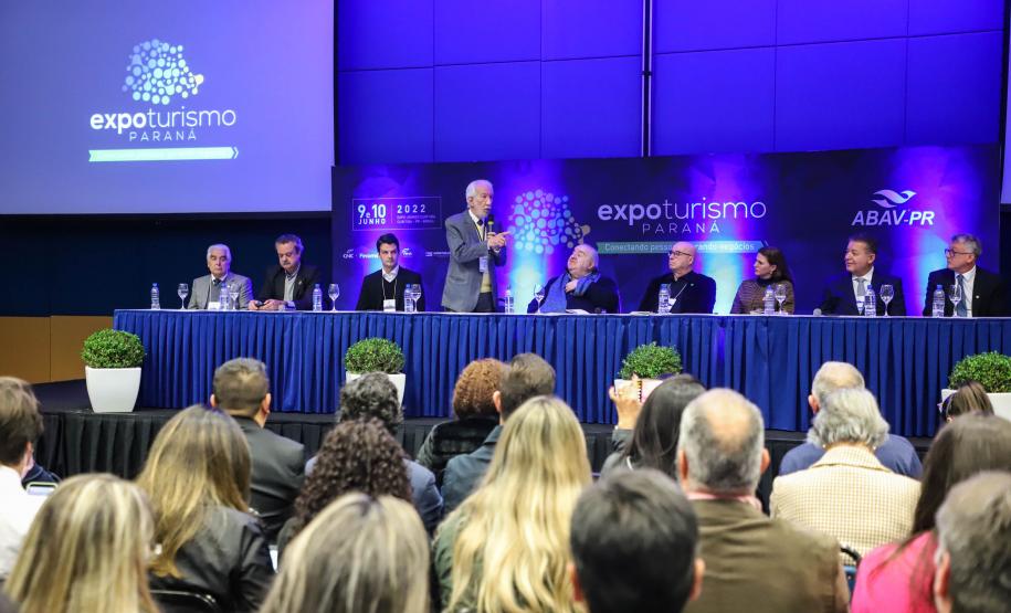 Governador em exercício destaca ações do Estado para expansão do setor na Expo Turismo