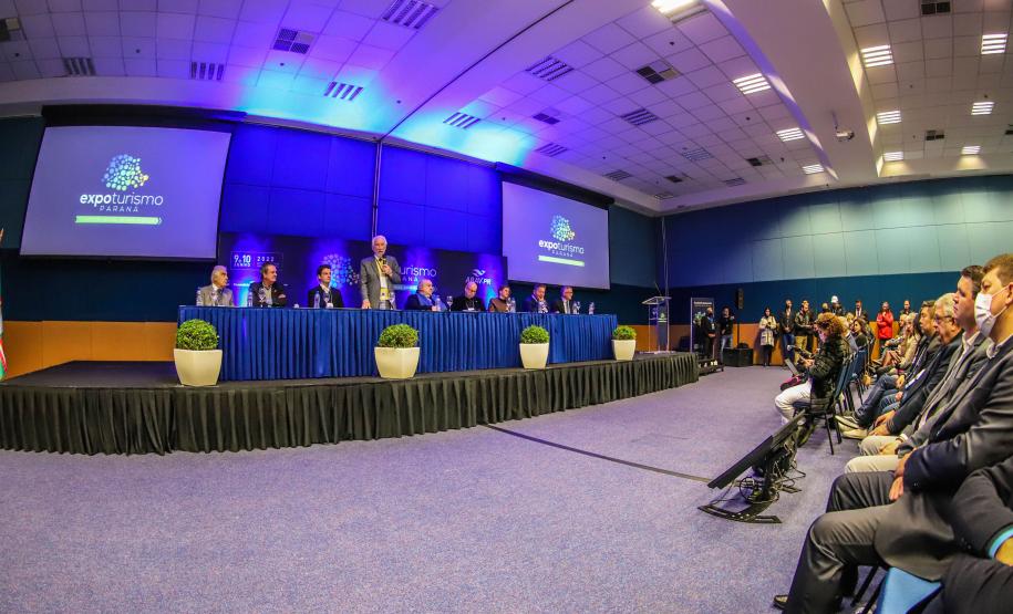 Governador em exercício destaca ações do Estado para expansão do setor na Expo Turismo