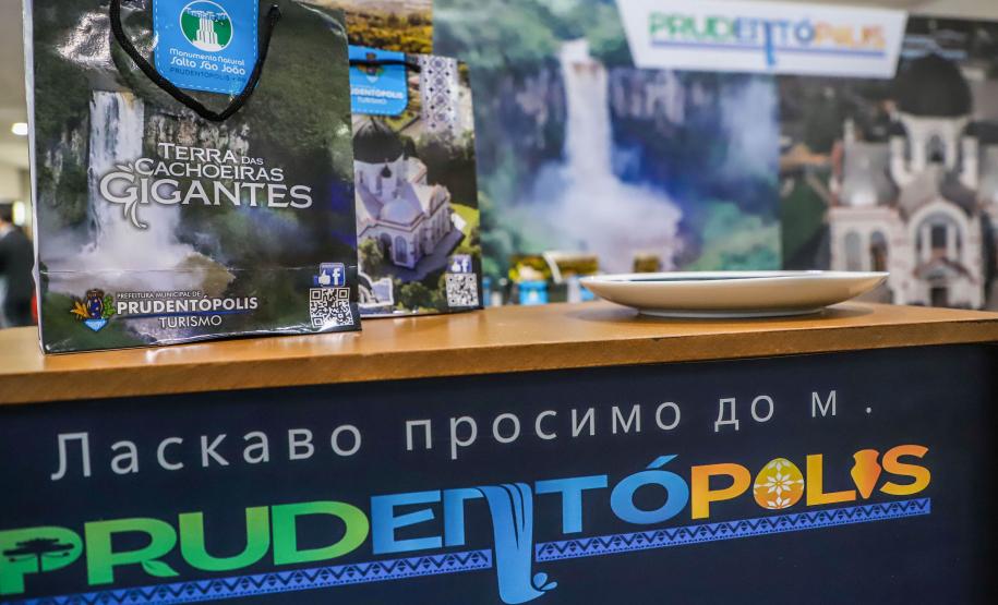 Governador em exercício destaca ações do Estado para expansão do setor na Expo Turismo