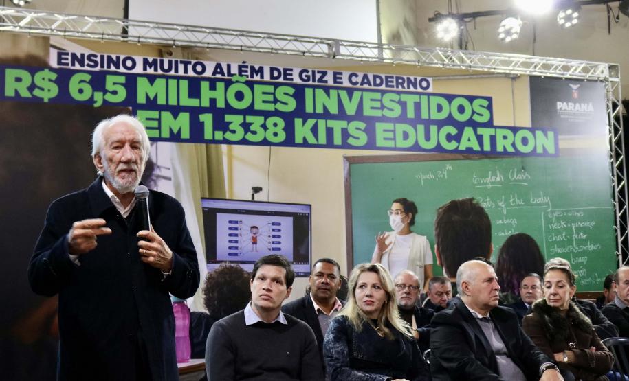 Mais 1,3 mil kits com TV e computador são entregues a escolas estaduais da RMC