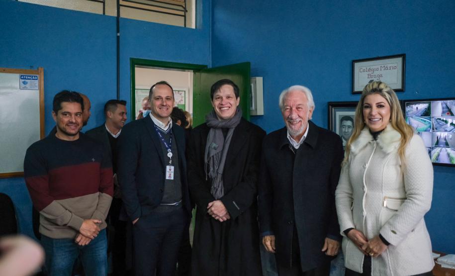 Mais 1,3 mil kits com TV e computador são entregues a escolas estaduais da RMC